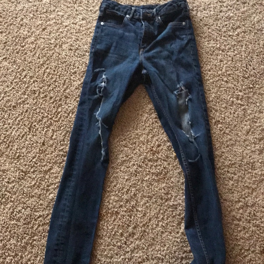 RIPPED DARK BLUE JEANS